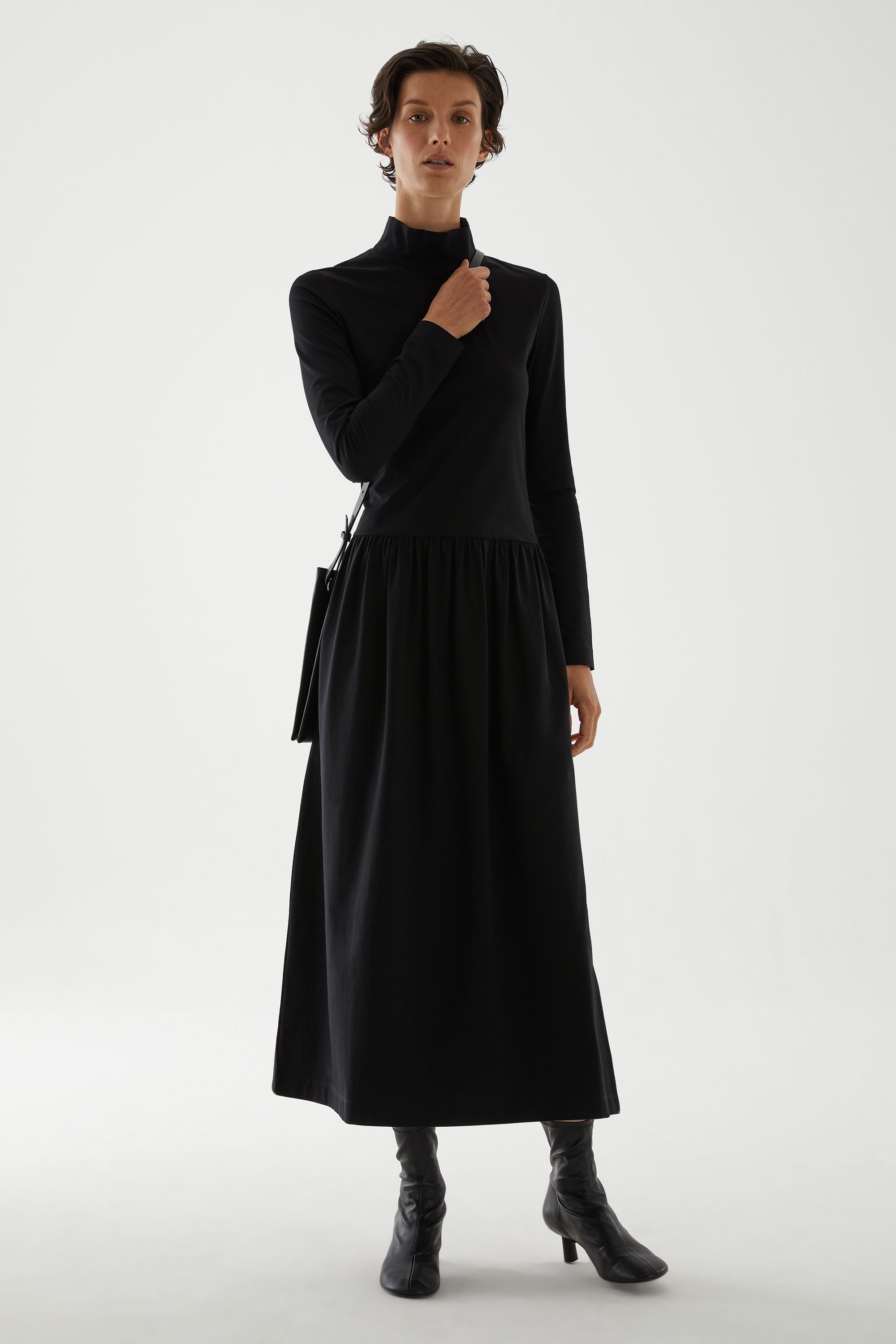 棉质高领连衣长裙