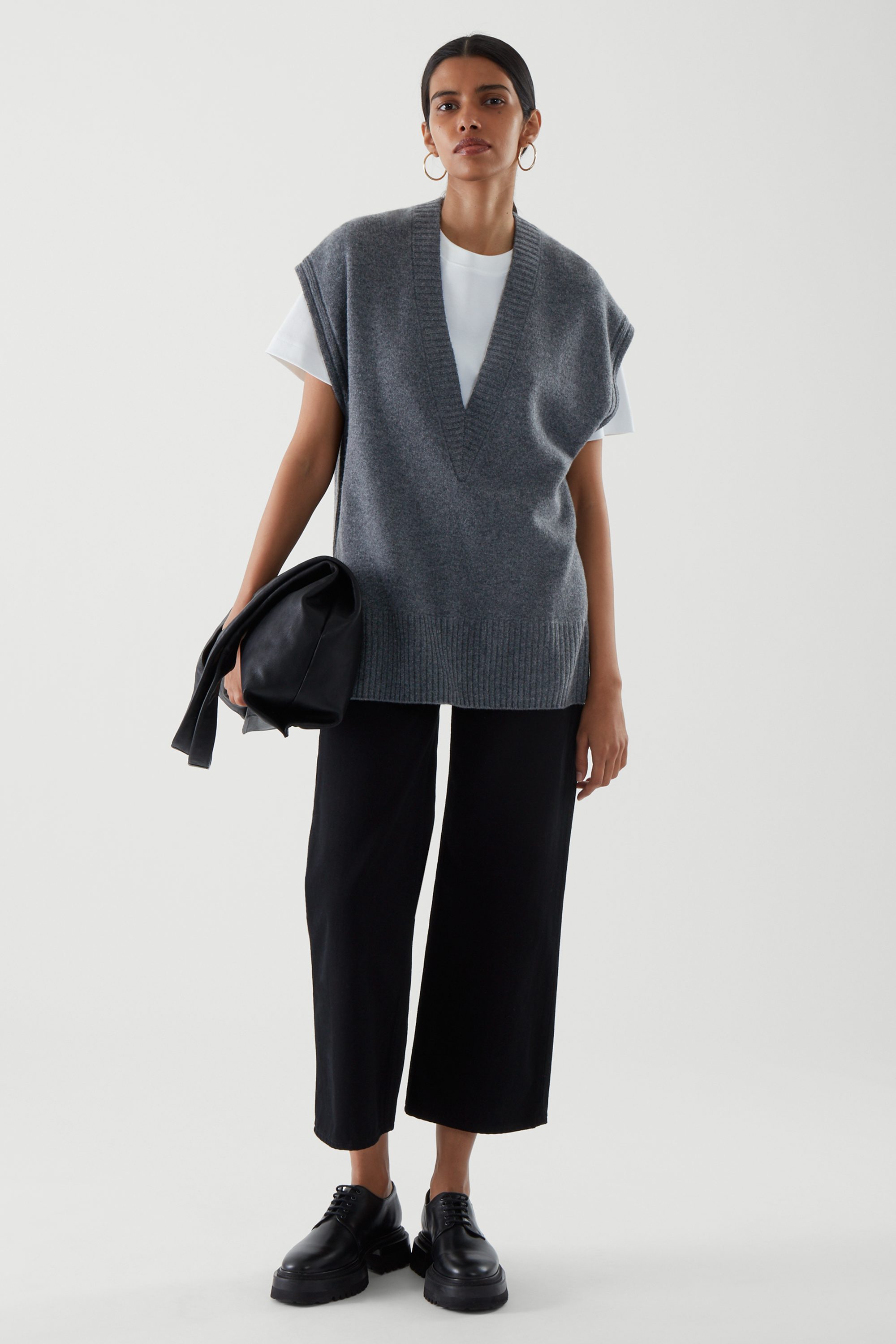 大廓形羊绒v领背心