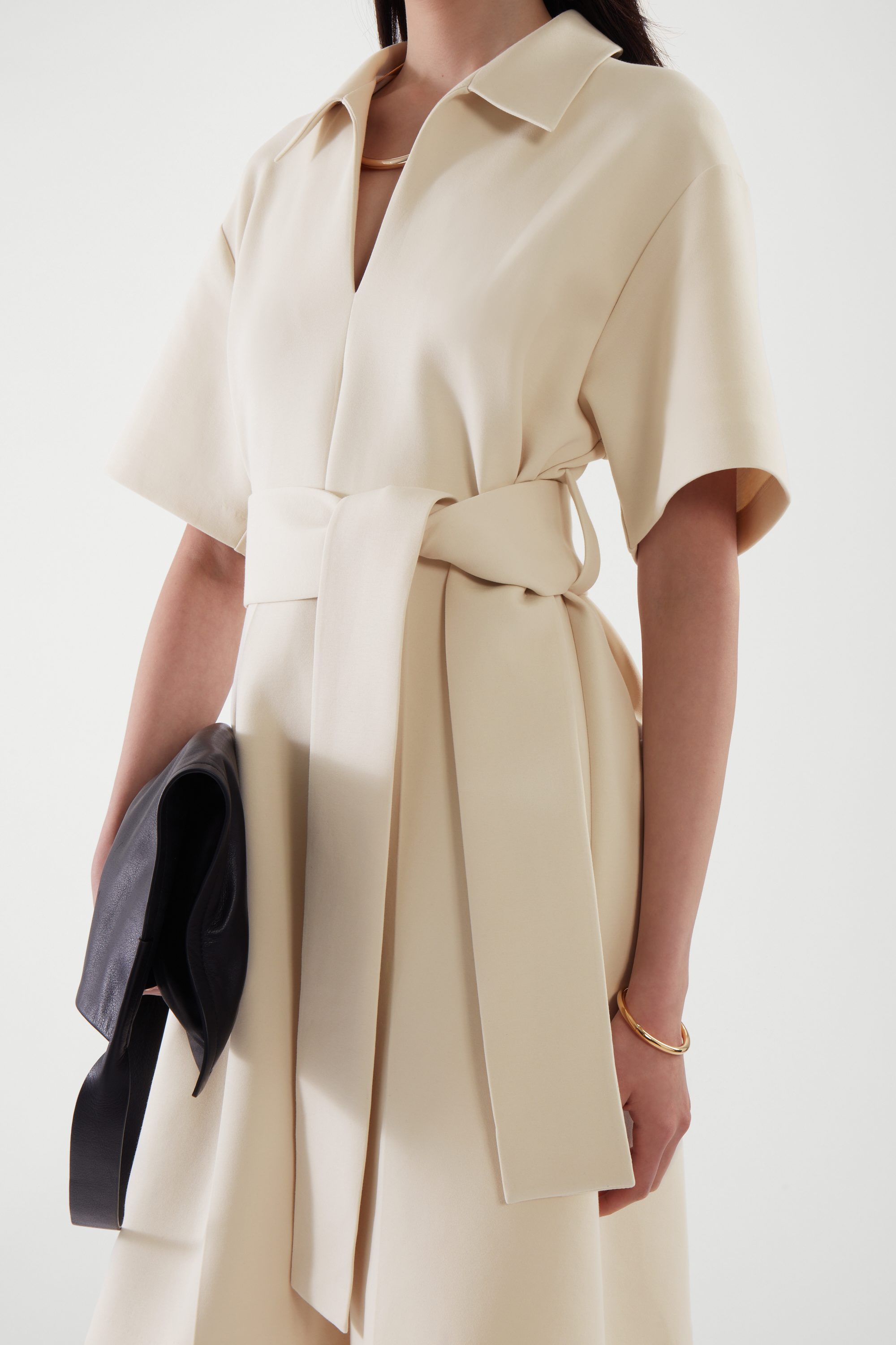 休闲开领束腰连体裤